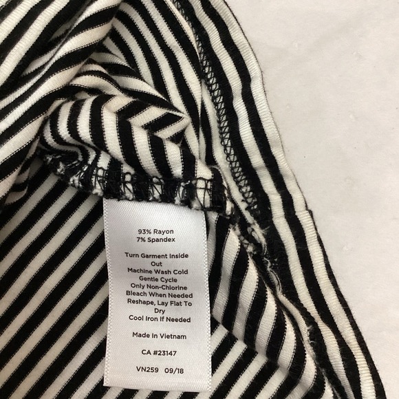 Talbots Women's Black And White Striped Blouse Large Rounded Neck - Picture 5 of 7